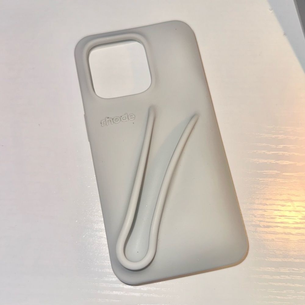Rhode IPhone 14 Pro Lip Case Phone Case Gray